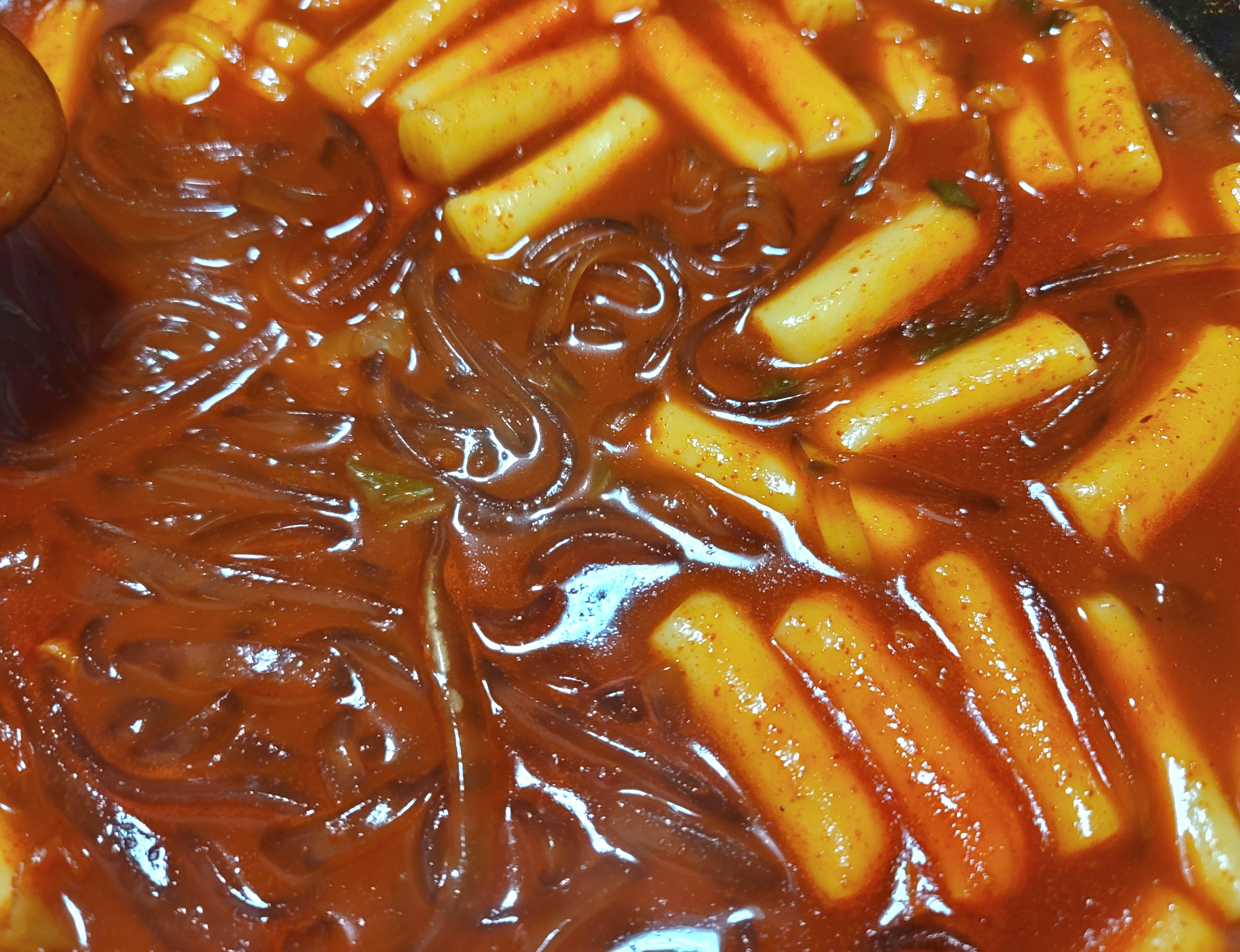 매콤한 떡볶이 (+납작당면)