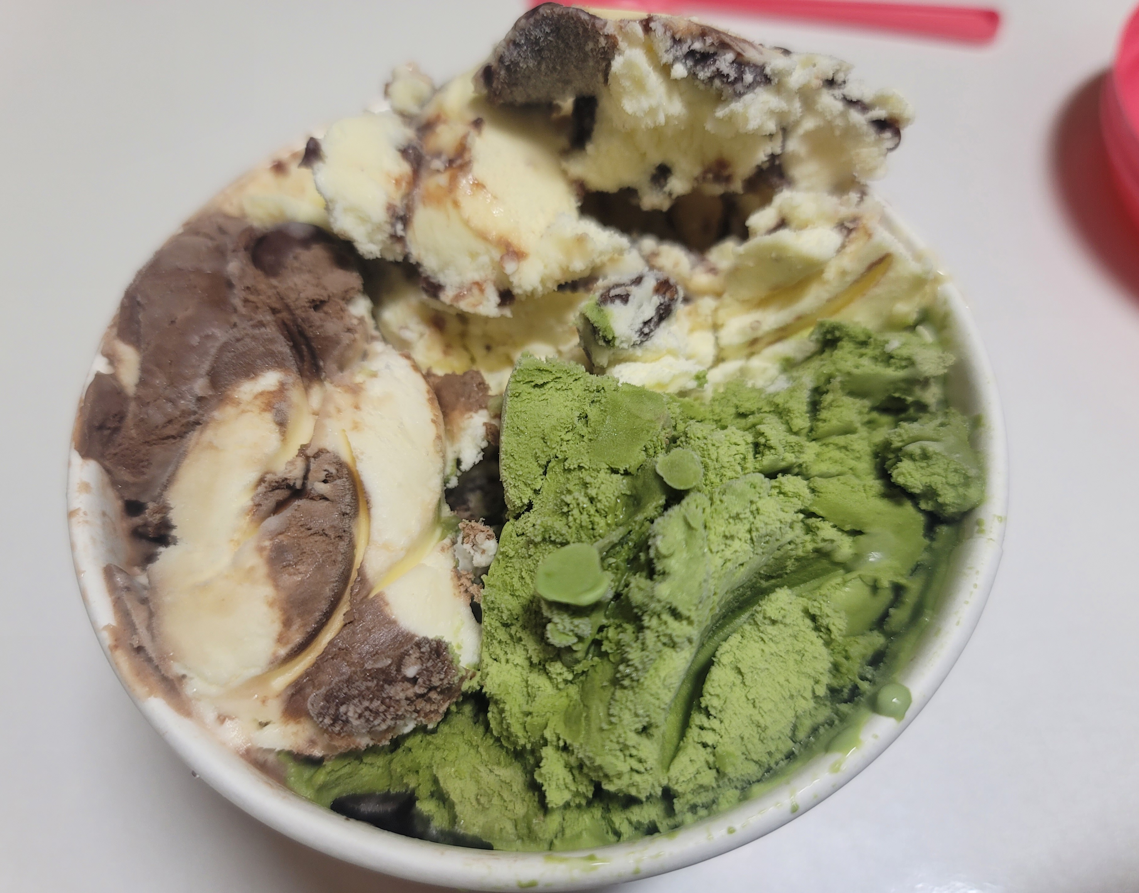 추워도 아이스크림은 포기못해요🥲