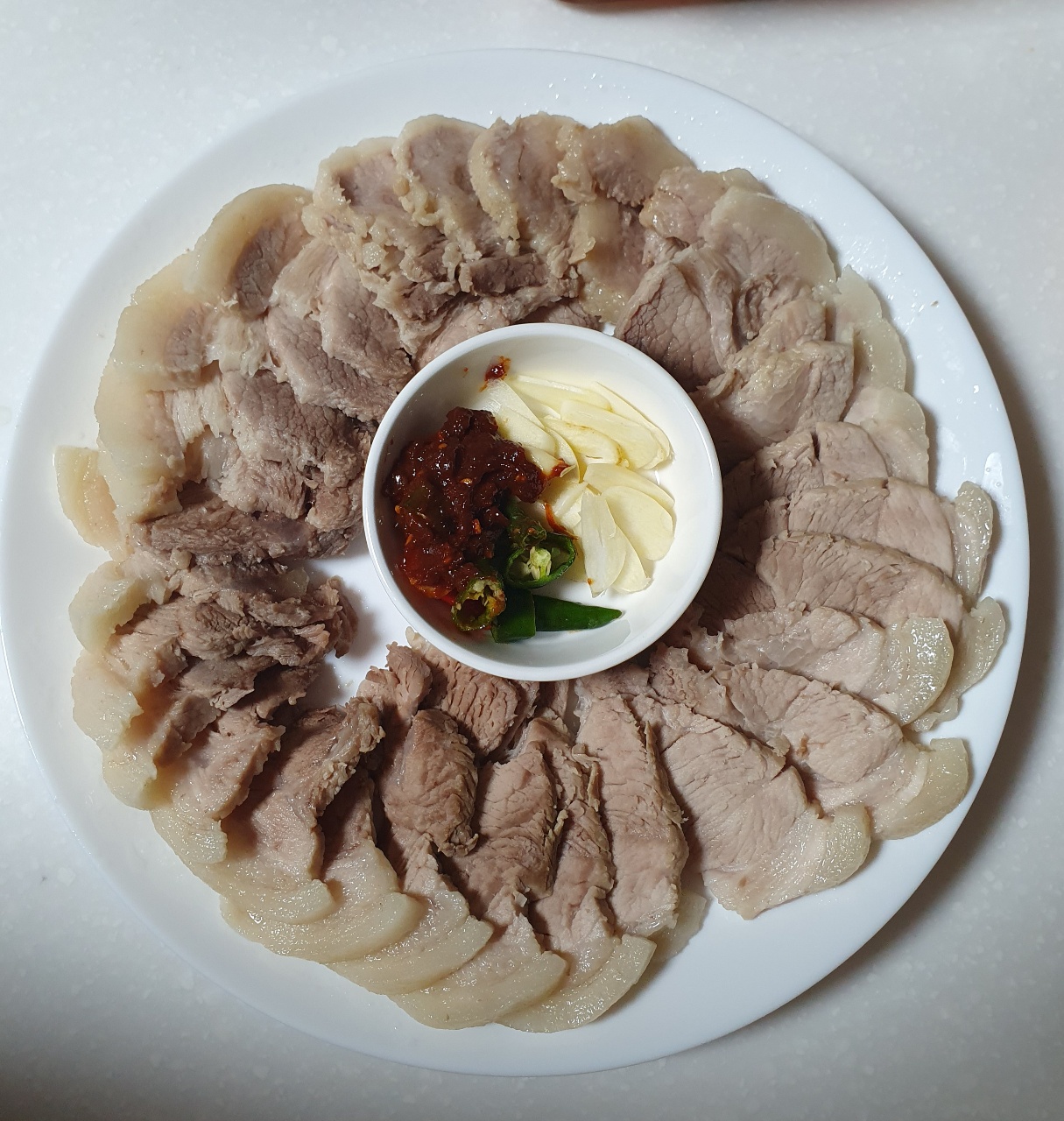 수육이 미쳤어요