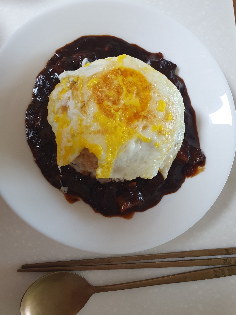짜장밥에 계란후라이