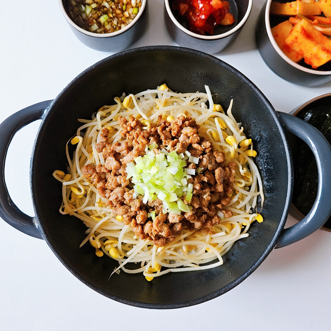 콩나물솥밥