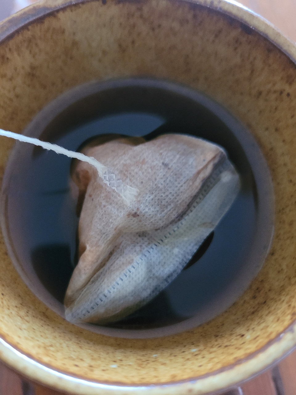 공기가 차지니 따뜻한 커피도 먹고싶어진다