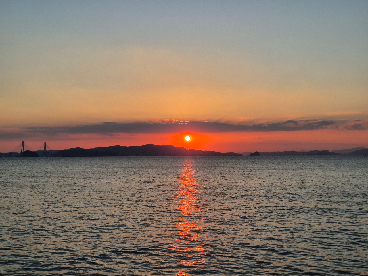 🌅