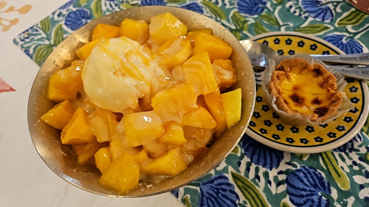 헿