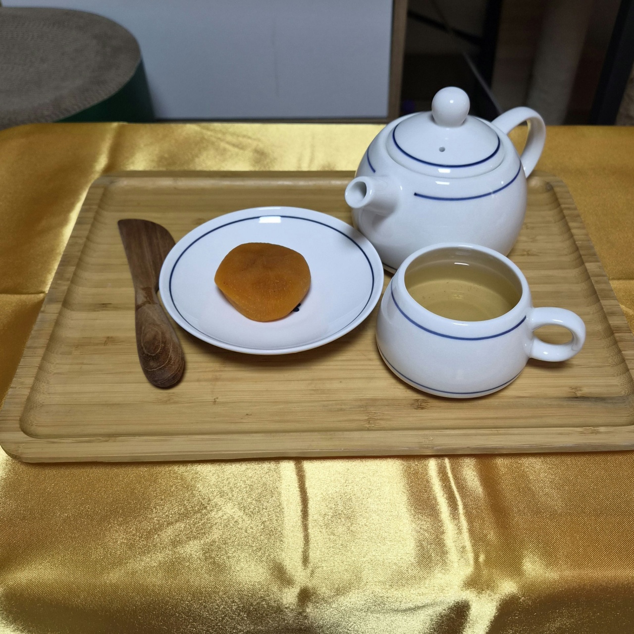 가을을 맞아 차와 반건시🧡