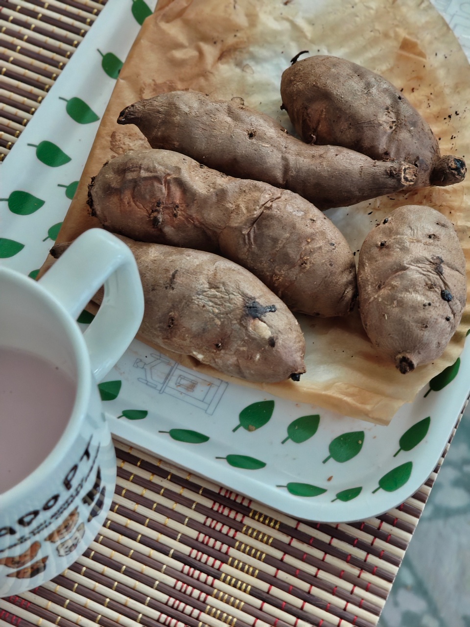 오늘 브런치 겸 간식은 군고구마🍠