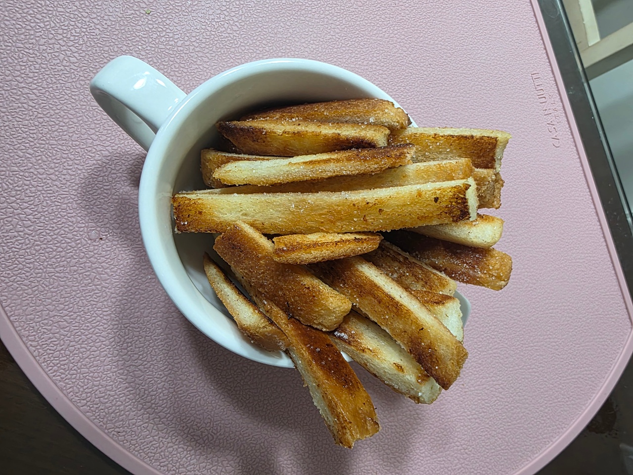 식빵테두리남은걸로 만들었어요
