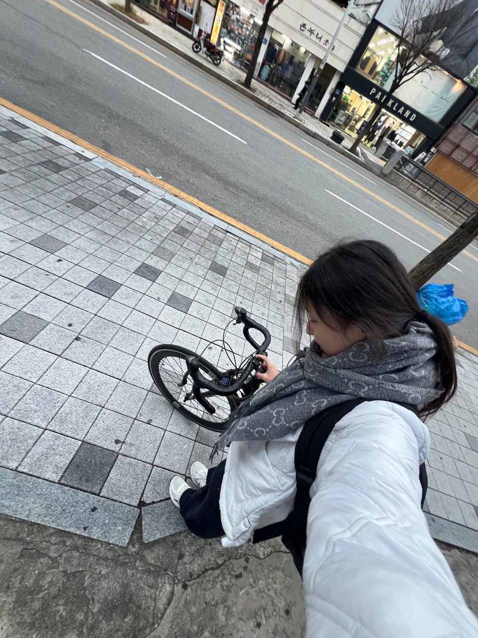 한국 와서 내 돈으로 처음 장만한 내 단짝, 벌써 1년! 🚲✨