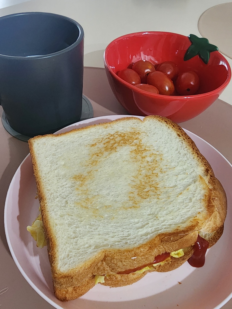 토스트가 땡겨서😋