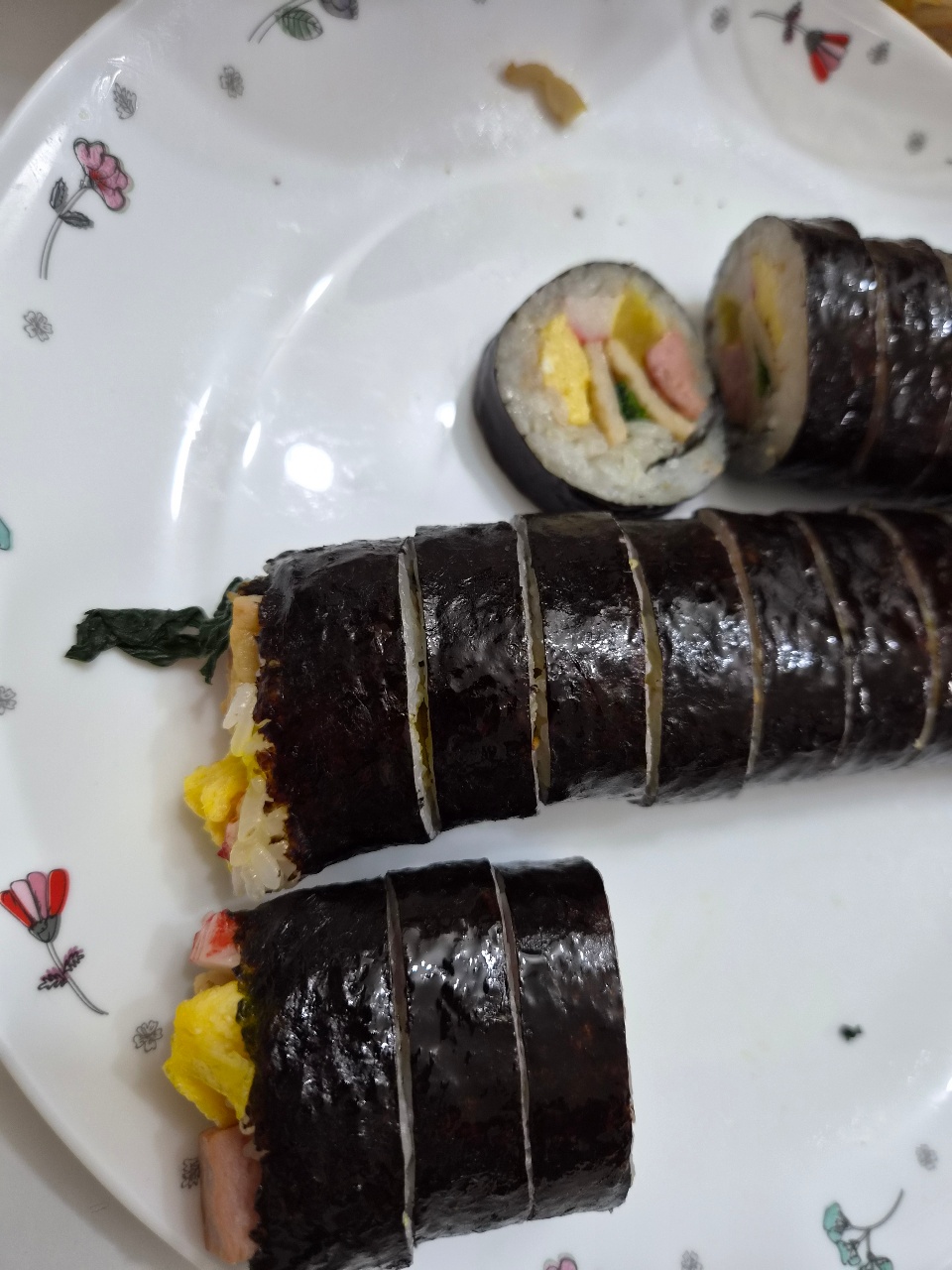 김밥 한 그릇.