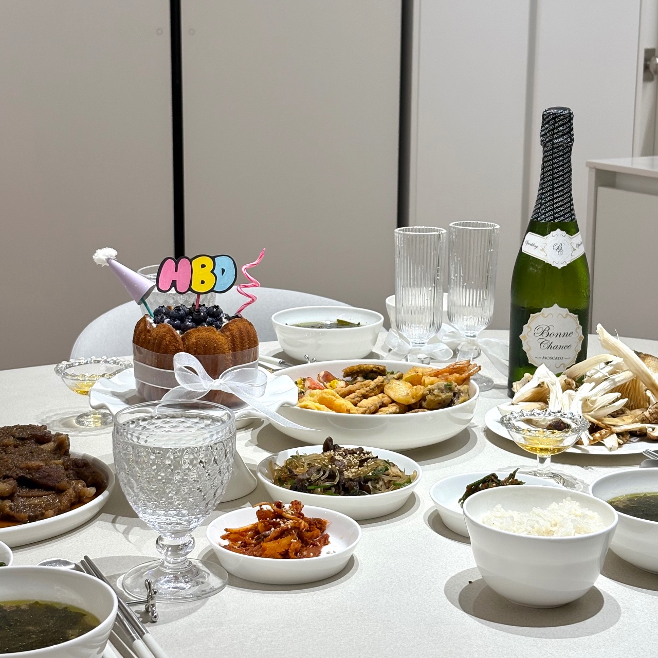 생일 파티 한상🤍 케이크도 만들었지요🎂