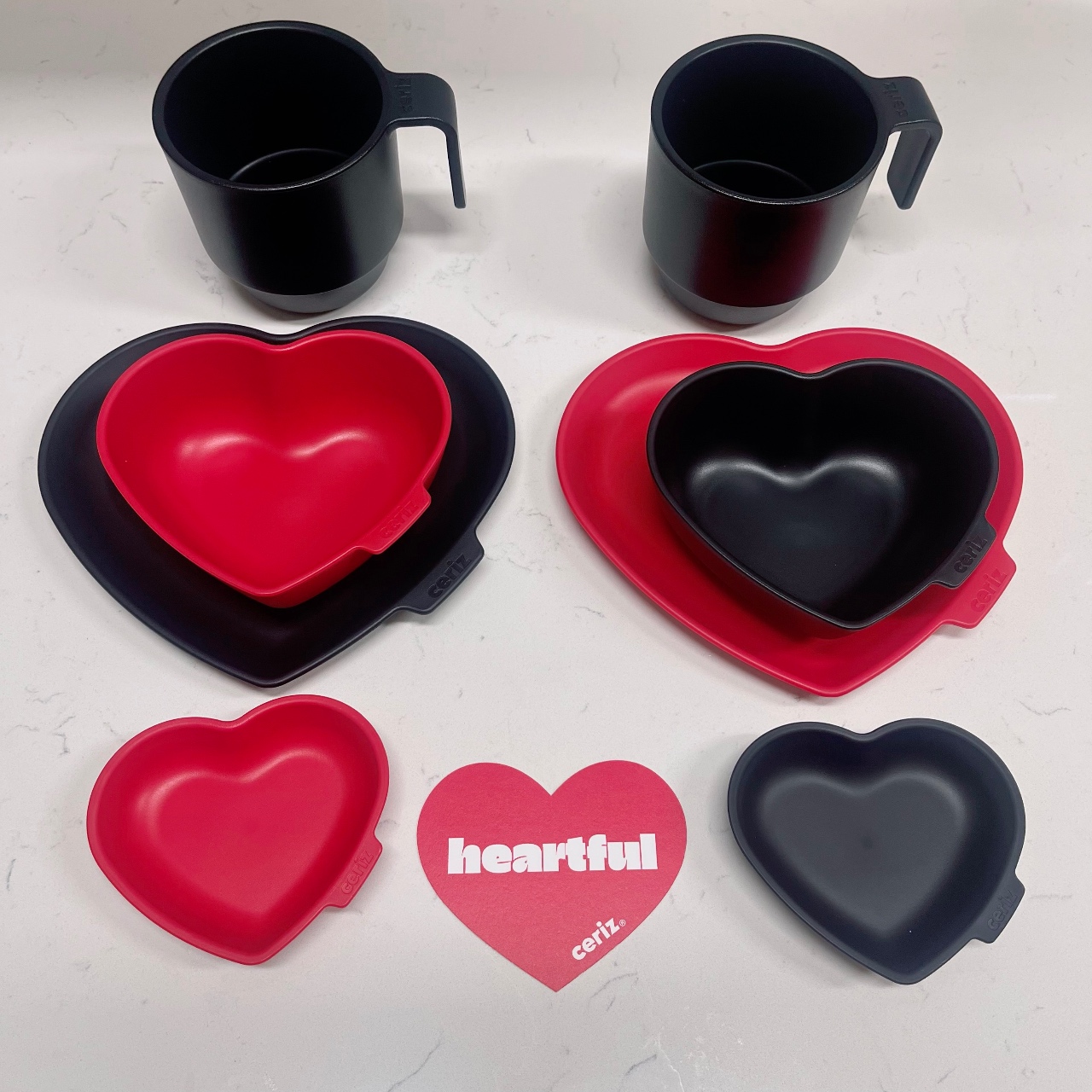 새로 산 컵과 그릇 자랑🖤❤️