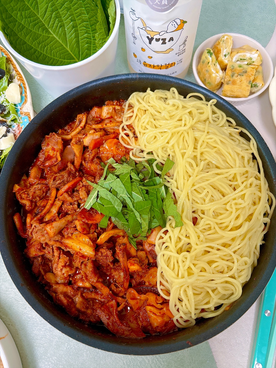 오징어볶음🥢 근데 삼겹살을 곁들인