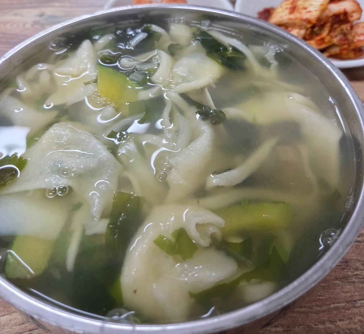 오늘의 점심 칼제비
