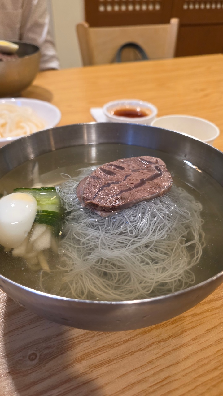 냉면 없으면 어떻게 살아요