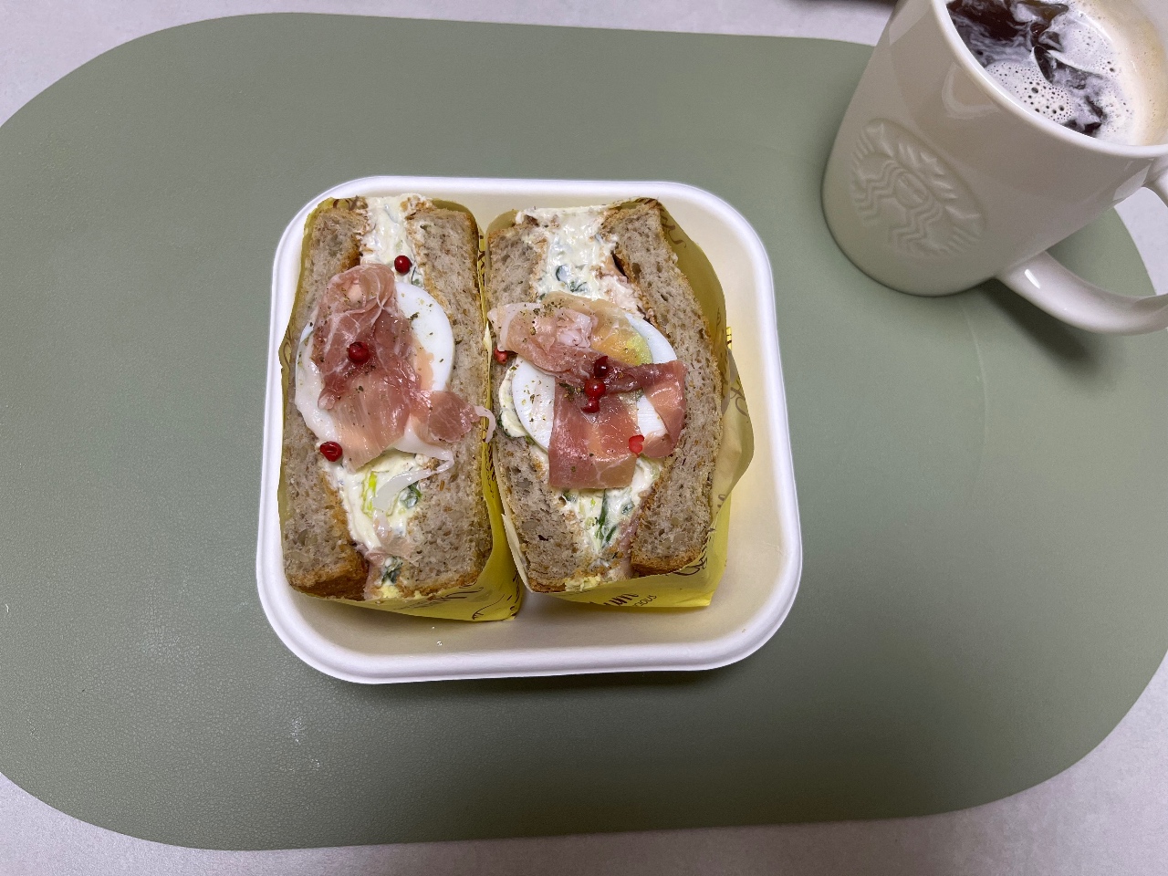 샌디치에 커피~