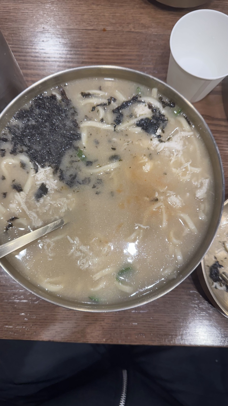 김치가 맛있었던 닭칼국수