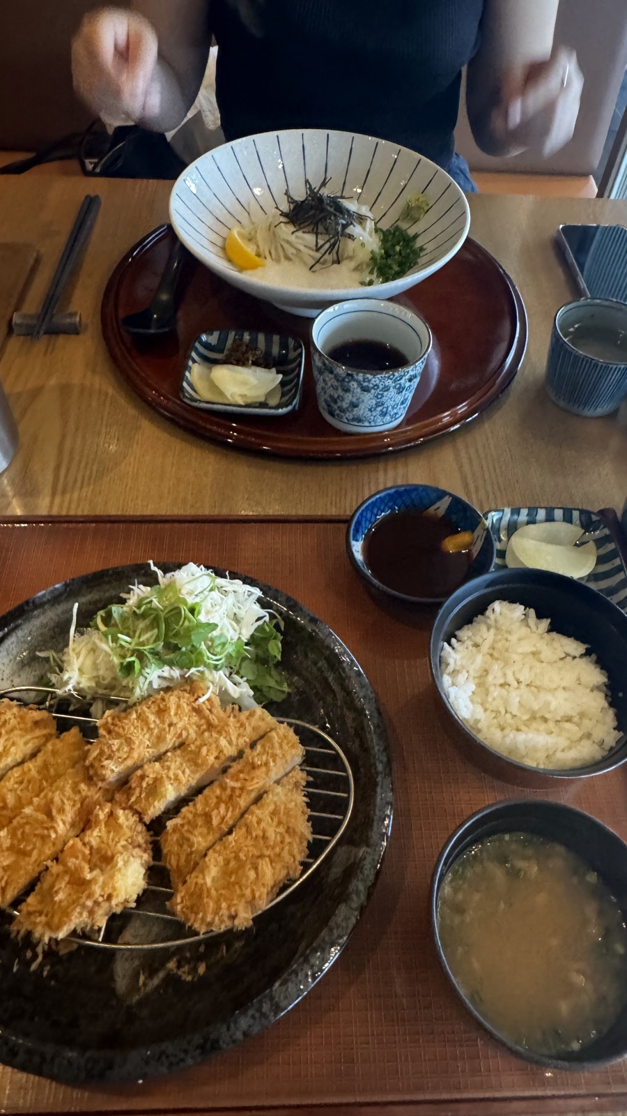 바삭한 돈까스 한 상