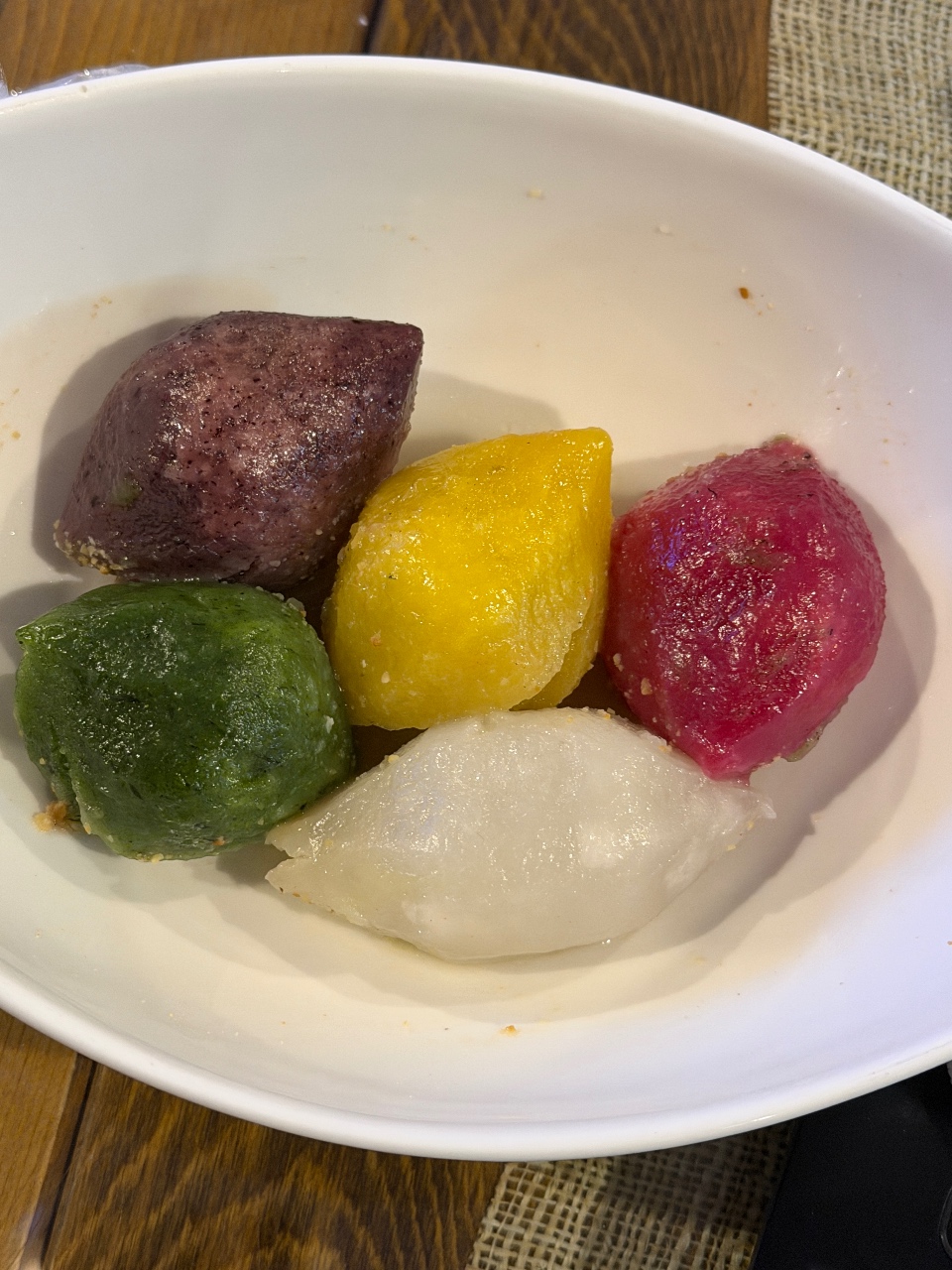 어제 야식은 송편 🍡