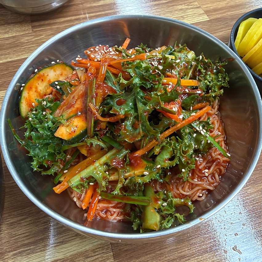 하루종일 꾸리꾸리한 날씨 국시 한그릇 🍜