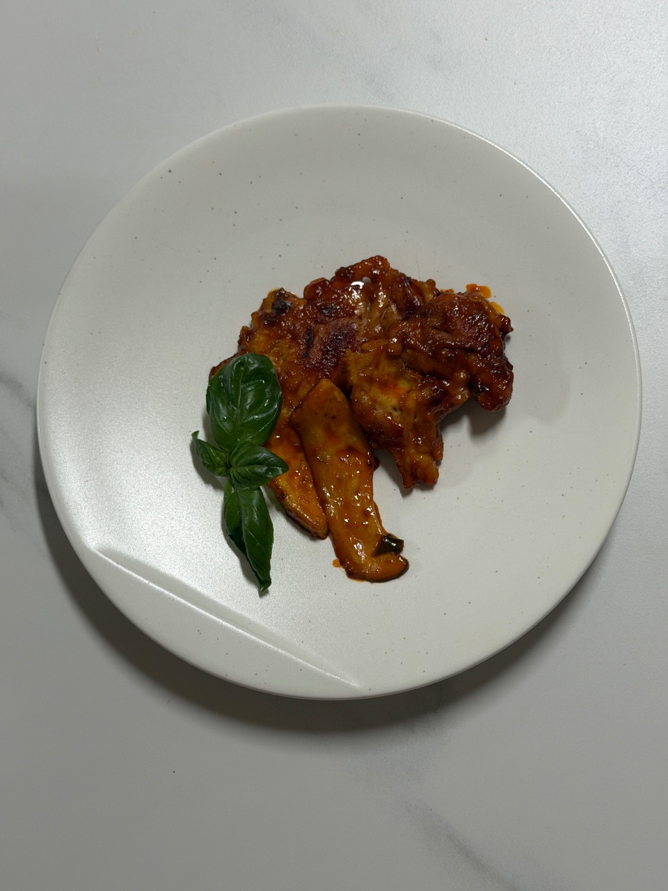 숯불맛 닭다리살구이