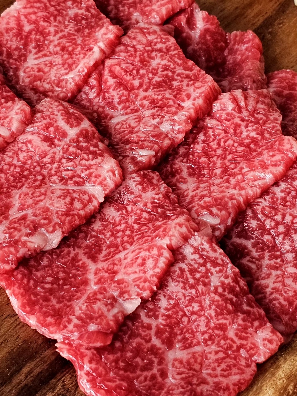 오늘 일요일은 육사시미 어때요?🥩🍷