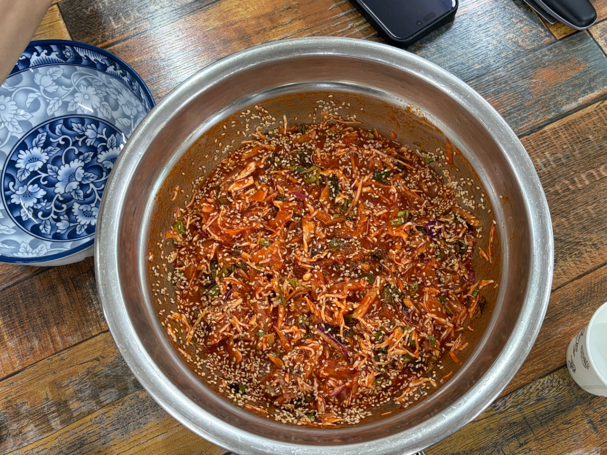 물회 한 그릇!