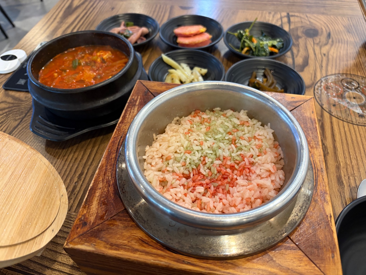 솥밥 좋아요~~