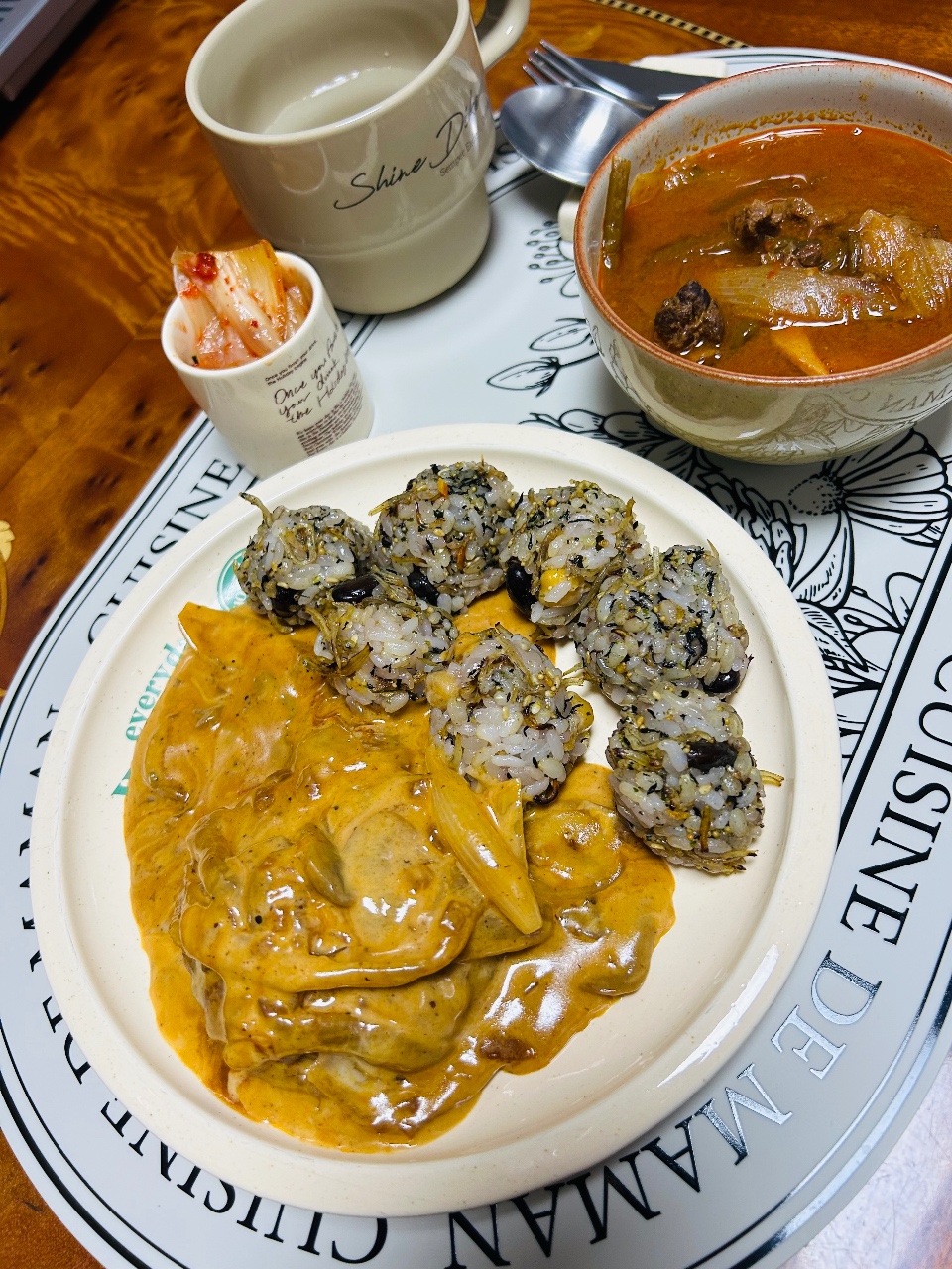 더블치즈 함박정식 (멸치톳주먹밥 & 육개장) 🥘🍴🥄