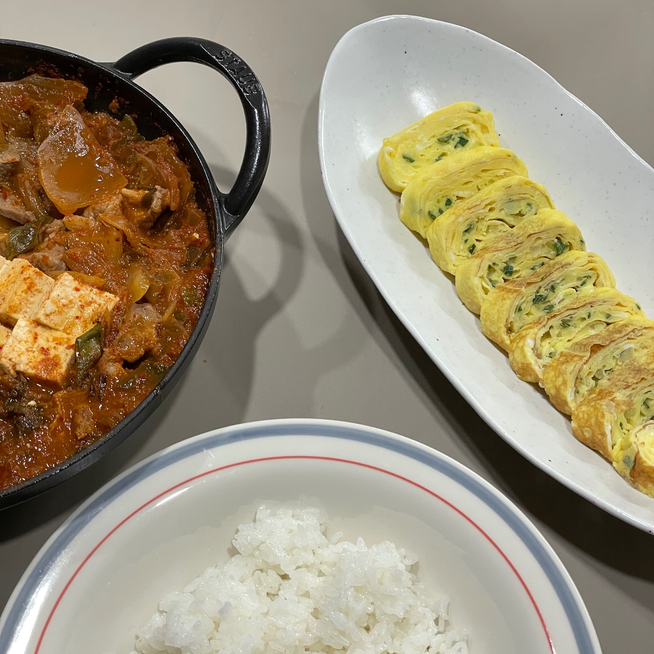 살코기 듬뿍 김치찌개