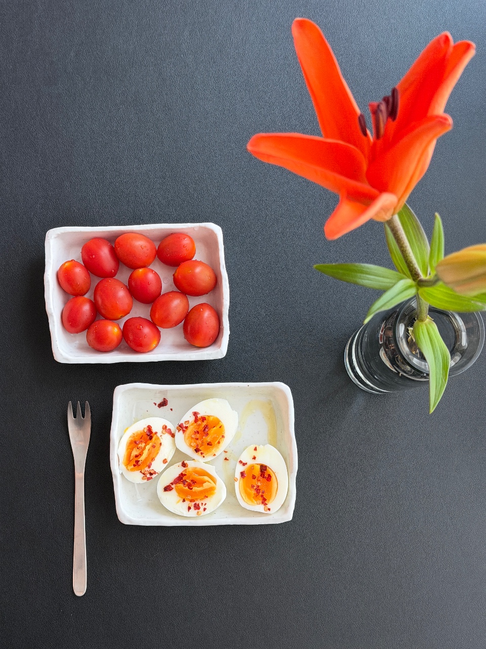 삶은 계란🥚+방토🍅