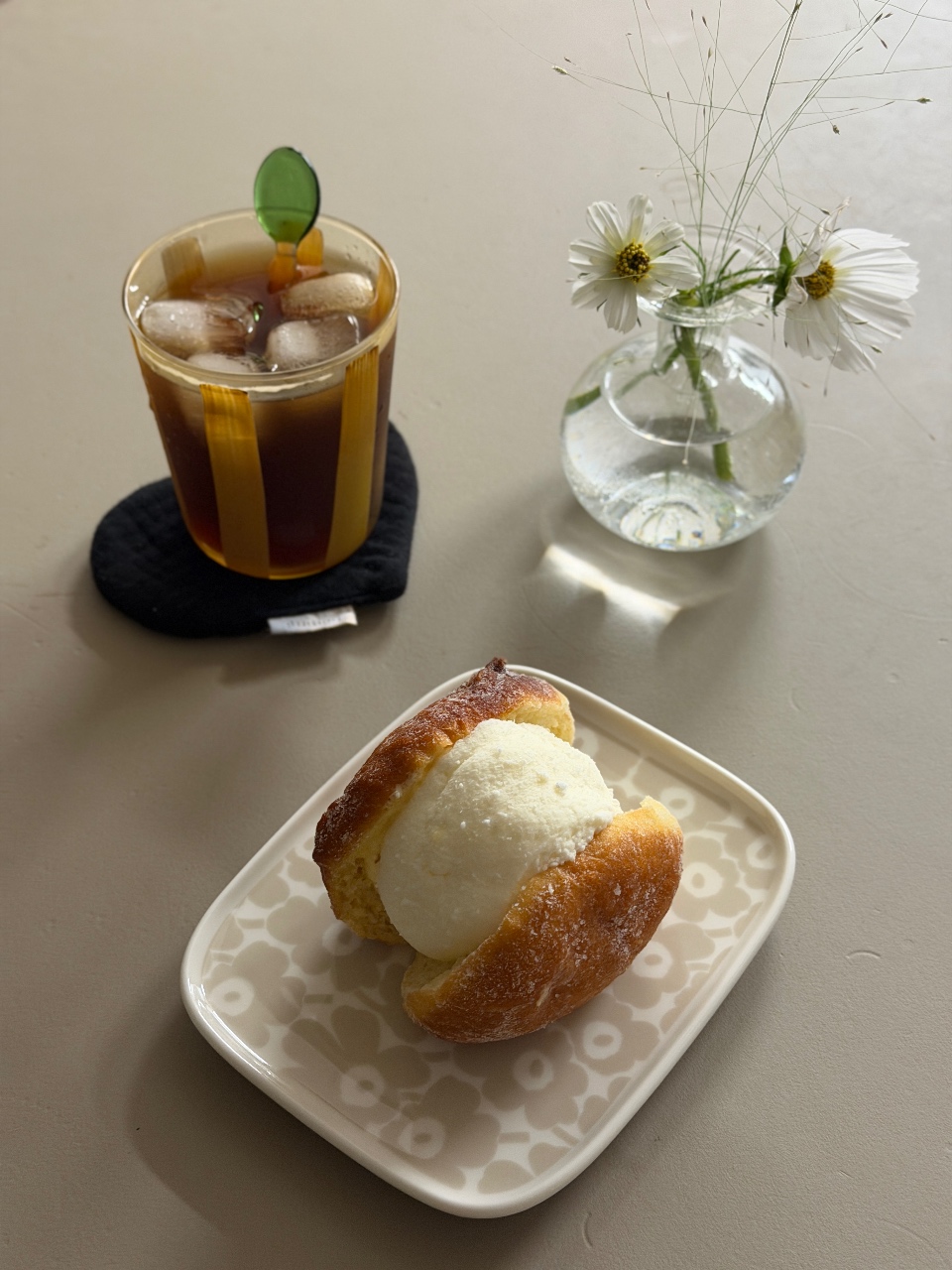 노티드도넛 우유생크림🤍🍩