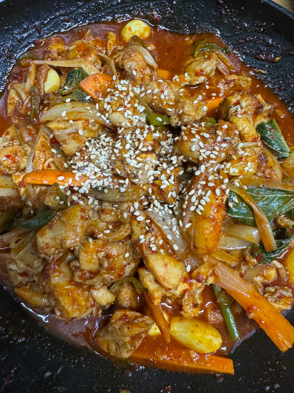 닭볶음과 간장찜닭 어느것을 더 좋아하시나요?