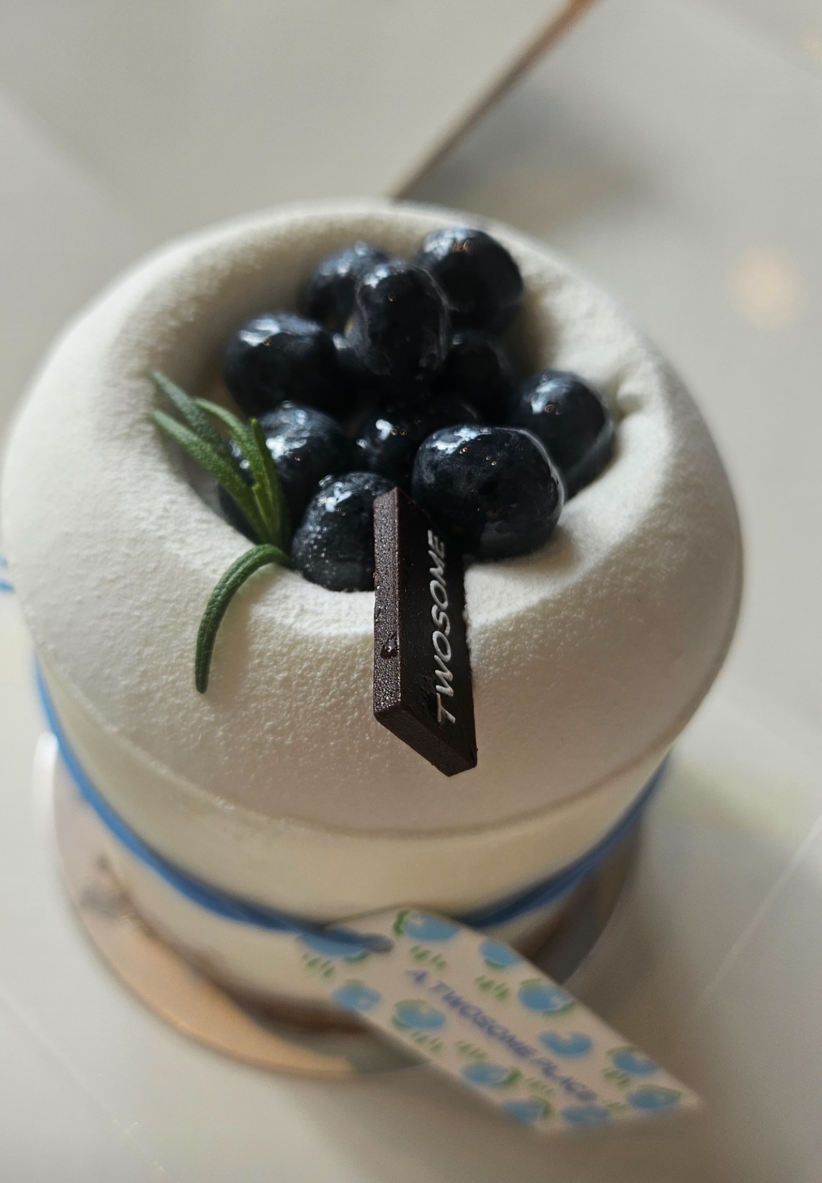 금요일이네요. 눈길 안전 운전하세요.