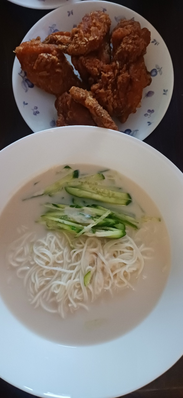 콩국수에 치킨 어울리나요?