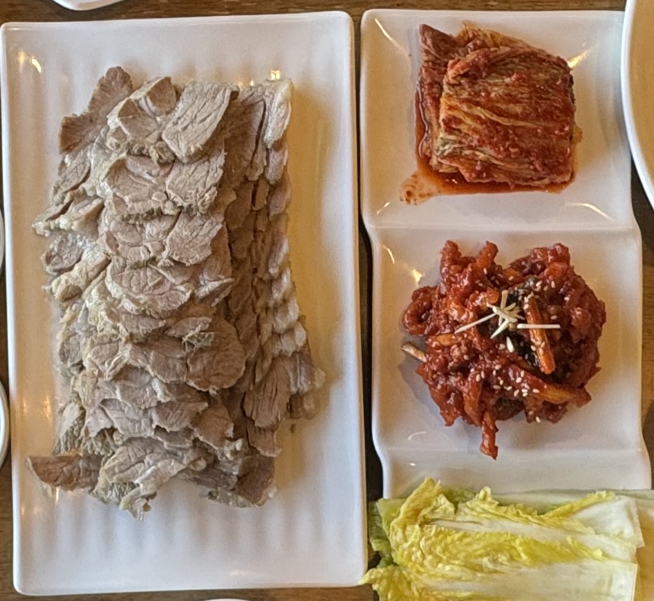 꽉 찬 식탁 ㅋㅋ