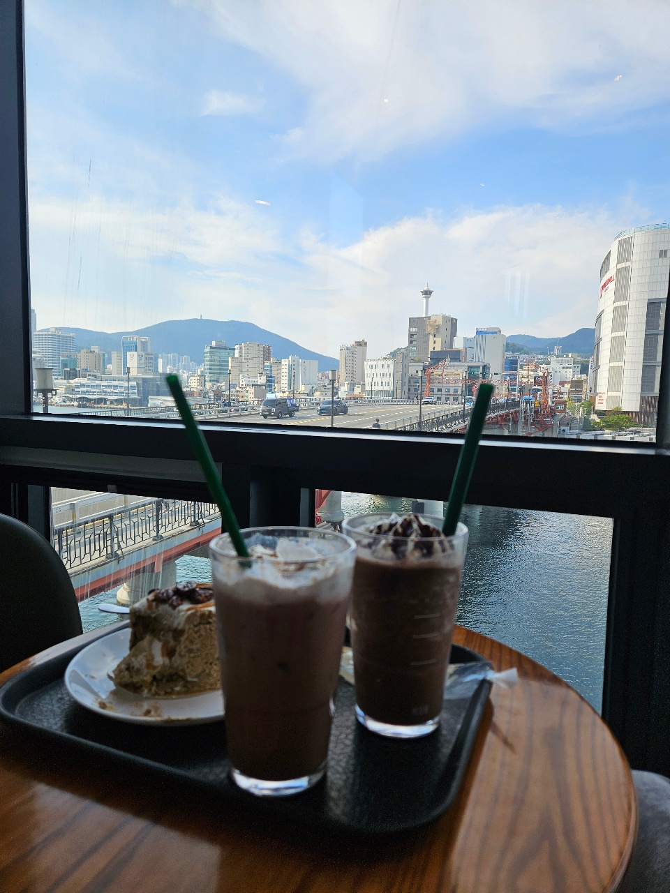 부산에서 먹거리 ( & 보수동 책방골목)
