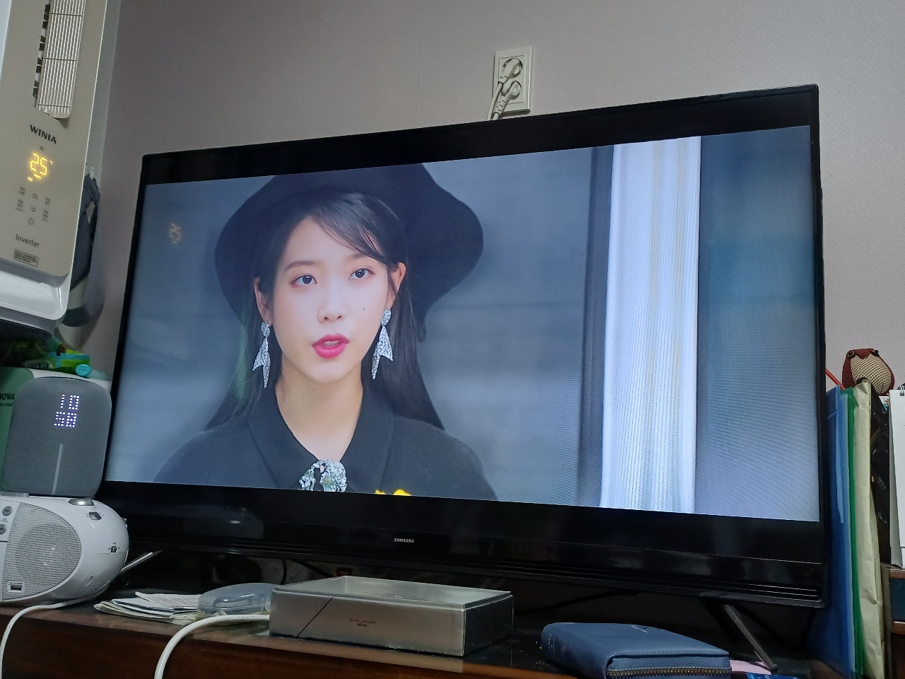 부모님이랑 같이 홈시네마 드라마 보기