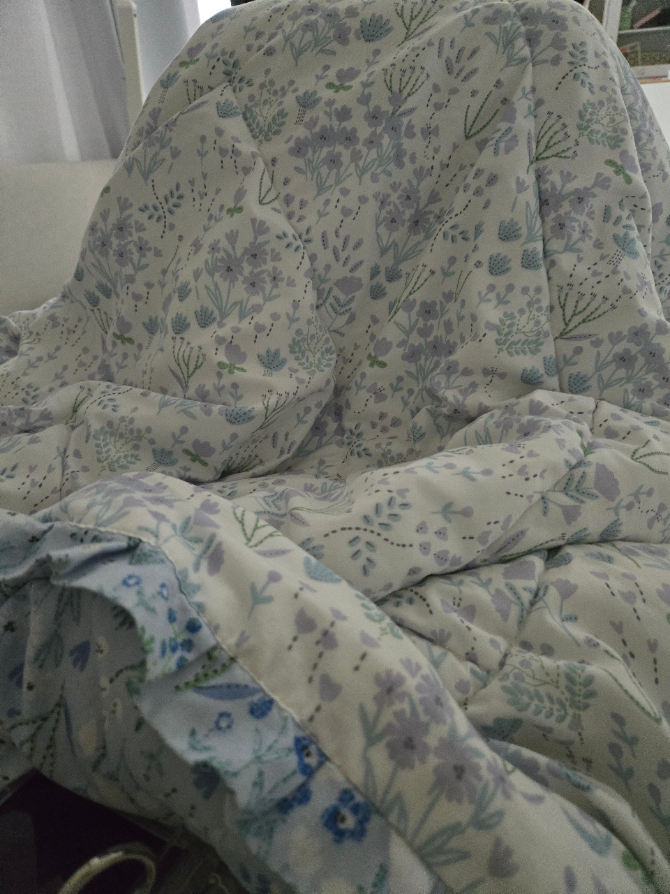 월요일에 침대 콕