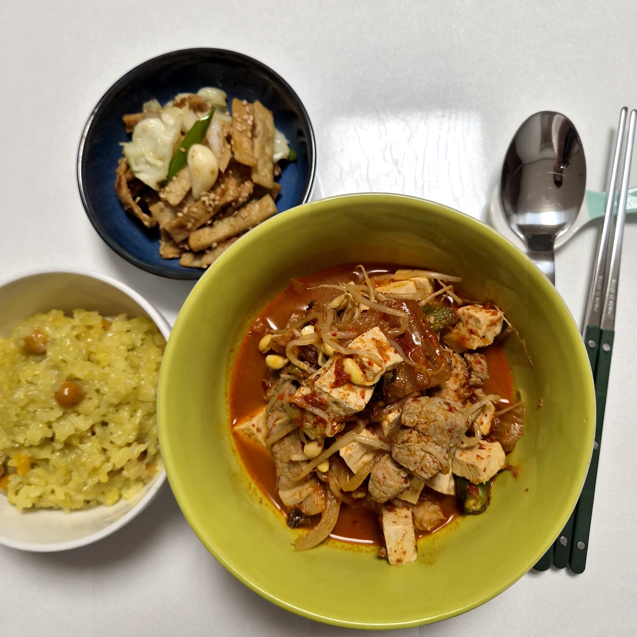 추운 날엔 김치찌개