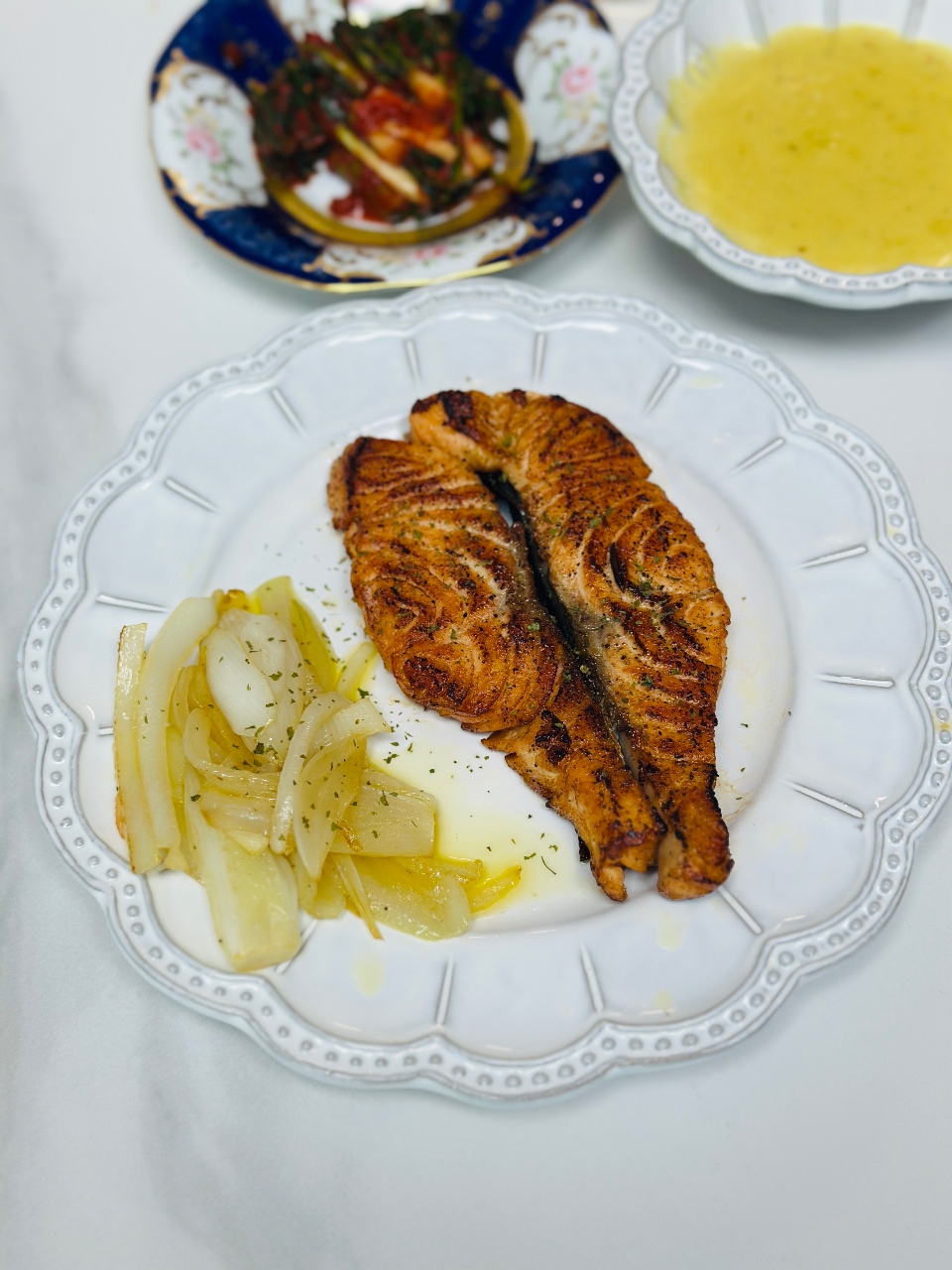 연어스테이크 파김치는❤️