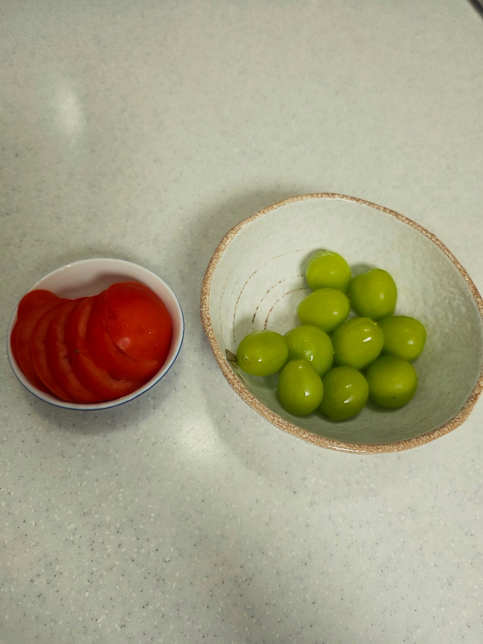 샤인머스켓과 토마토