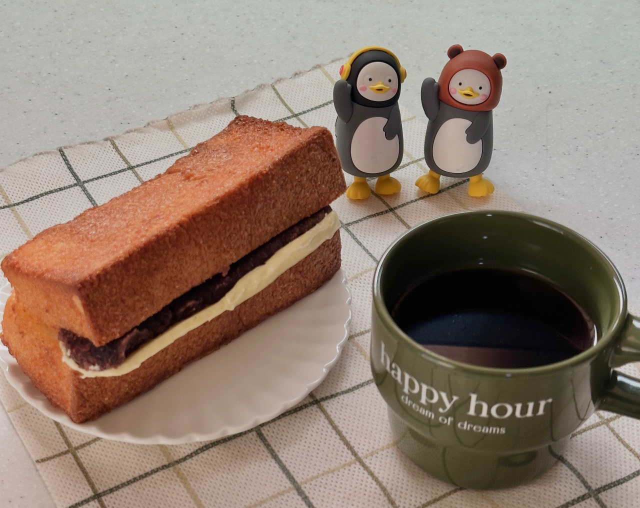커피와 앙버터허니☕️🧁