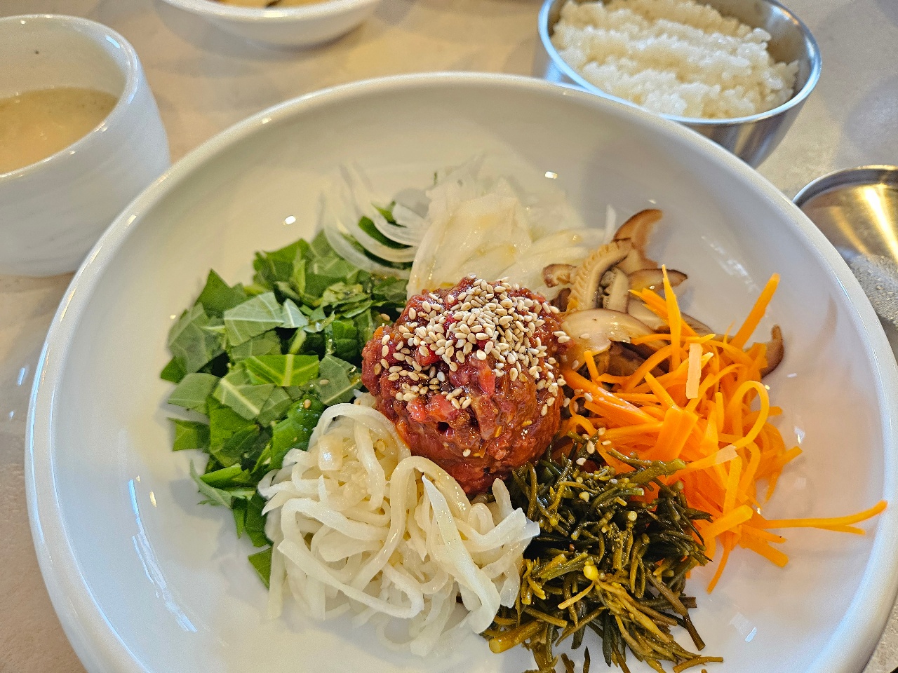 육회비빔밥 냠냠