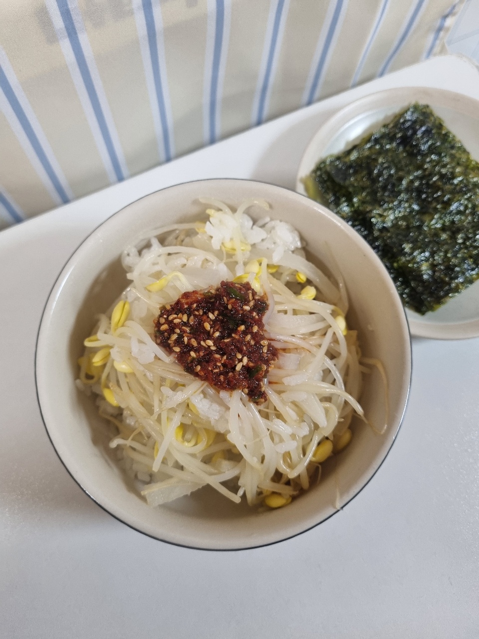 귀찮으니까 콩나물무밥