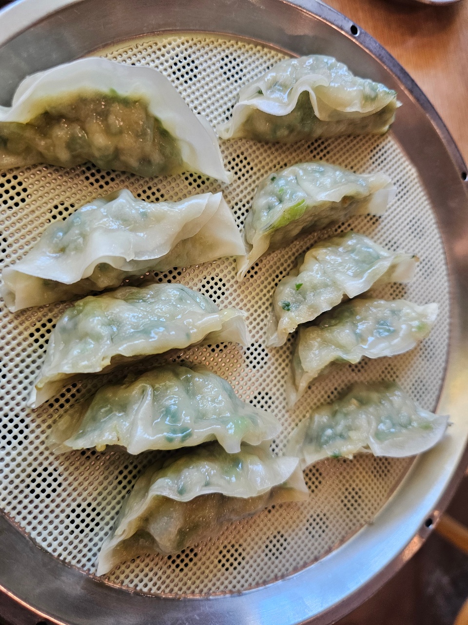 찜기에 담긴 야채 만두