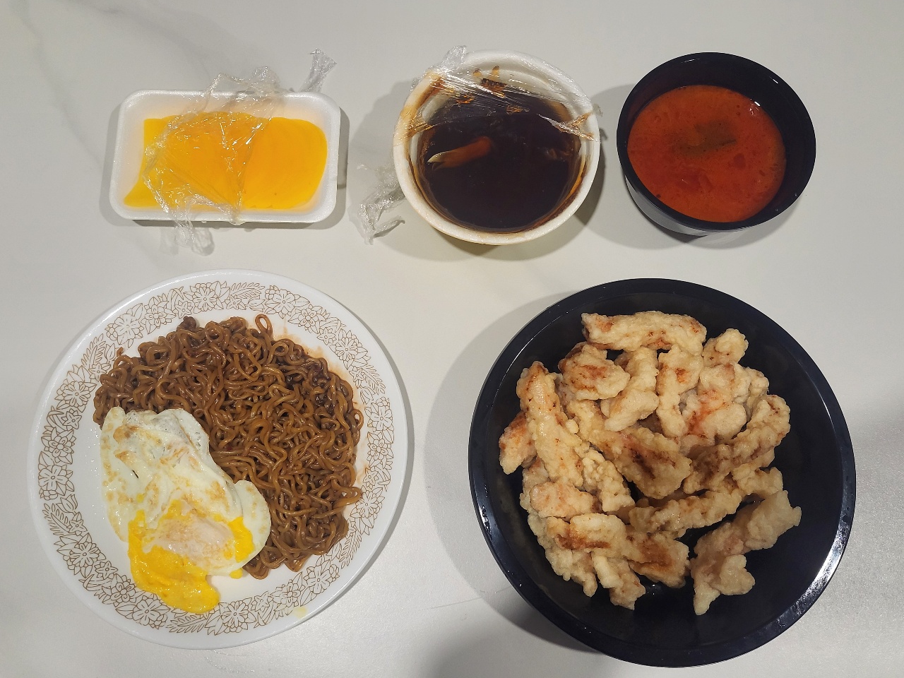 주말 동안 짜장라면 털기...