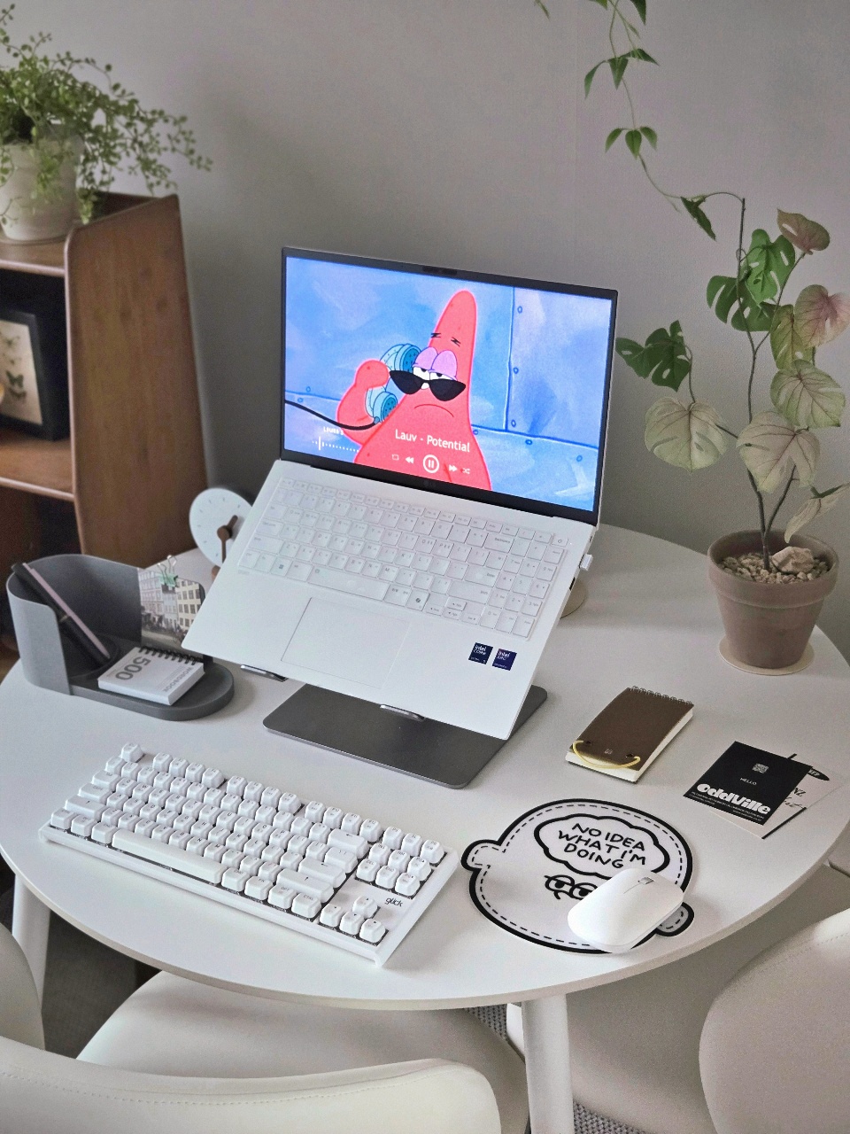 작가의 침실 테이블존💻