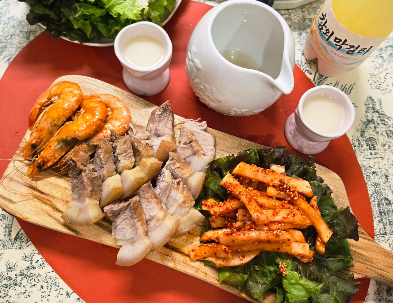 보쌈김치 만든 기념으로 보쌈먹기 with 참외막걸리