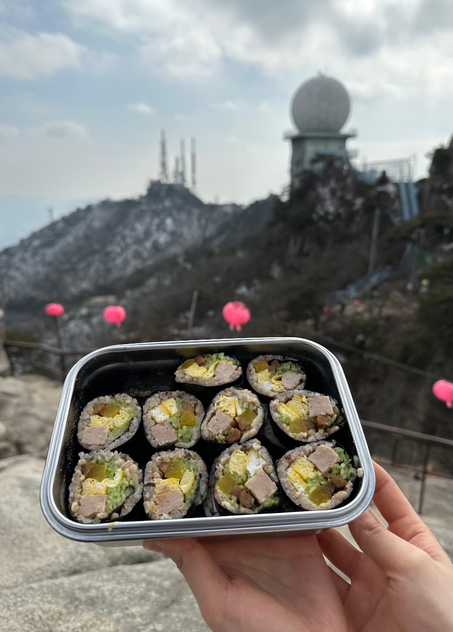 등산 도시락 싸기 : 김밥, 라면, 과일